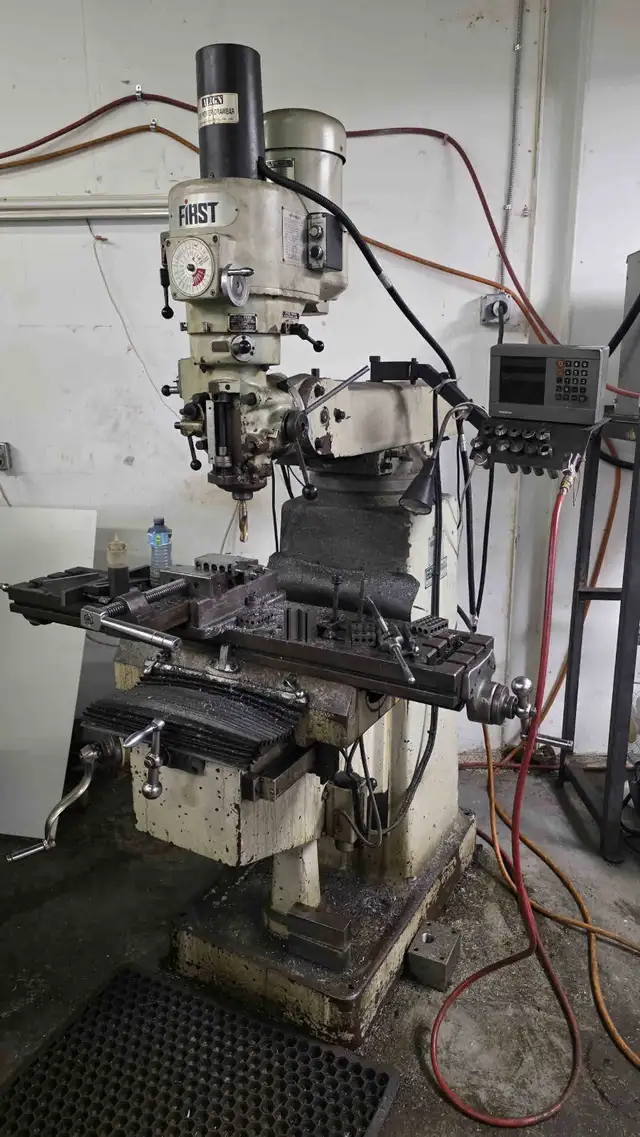 First LC-185VS Vertical Milling Machine