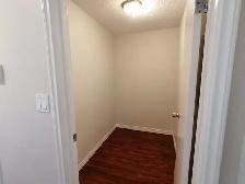 SPACIOUS – RENOVATED – PET FRIENDLY - Photo 4