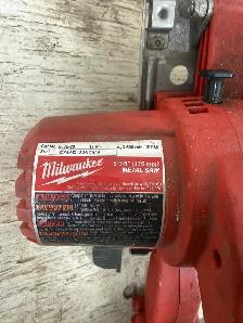 Milwaukee metal cutting saw - Photo 4
