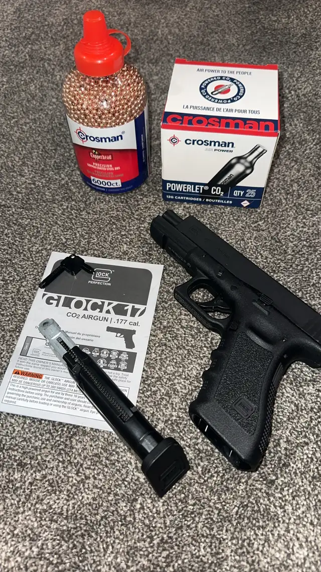 Airsoft gun/ BB gun