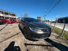 Chrysler 200 2016 Aut. 210km A1. $4995. rusty 450-820-0550