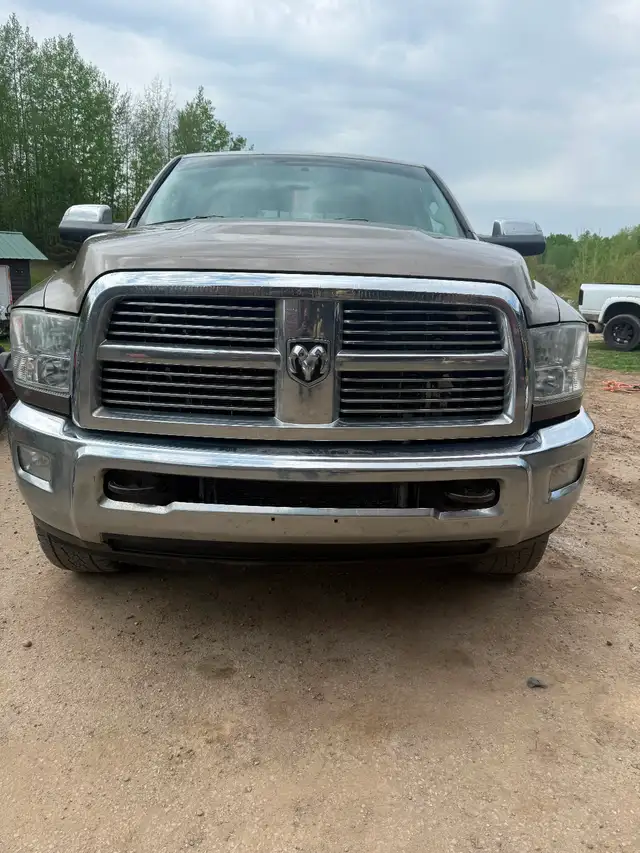 2010 Dodge Megacab 4x4 Laramie