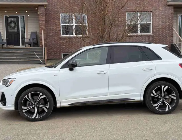 2021 Audi Q3 Quattra S LINE - AWD