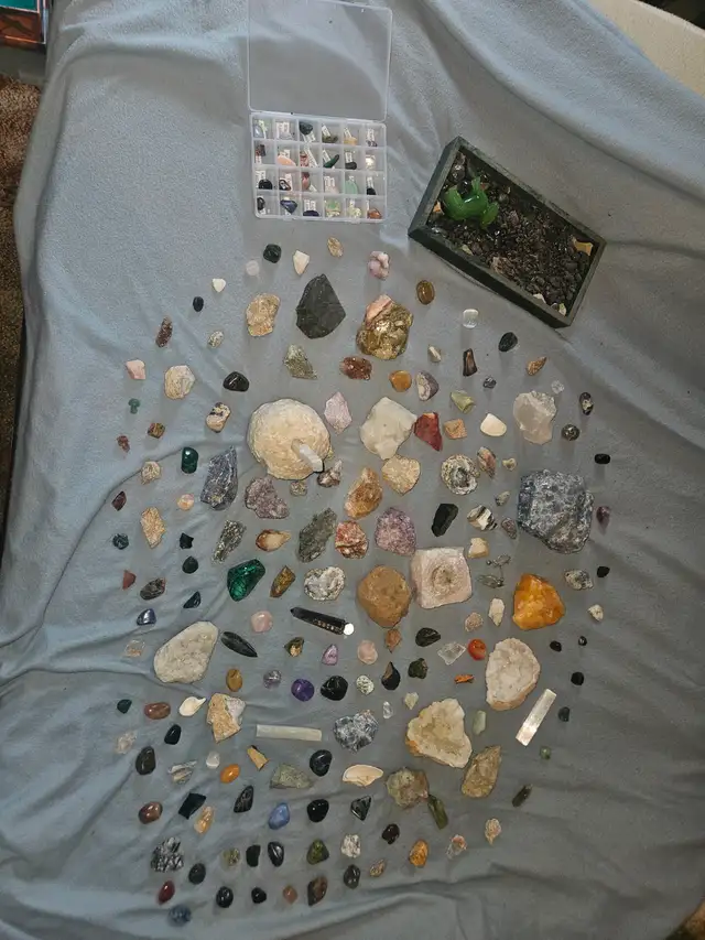 rocks-jems-crystal-hard diamonds