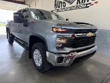 2024 Chevrolet Silverado 2500 LT-Z71 / Crew / 4x4 / Local - Photo 2