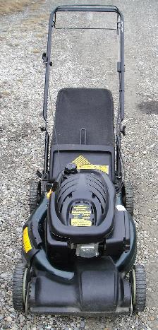 YARDWORKS SELF PROPELLED GAS LAWN MOWER - Photo 3