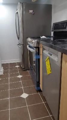 Room for Rent near Don Mills Subway & Sheppard! - Photo 2