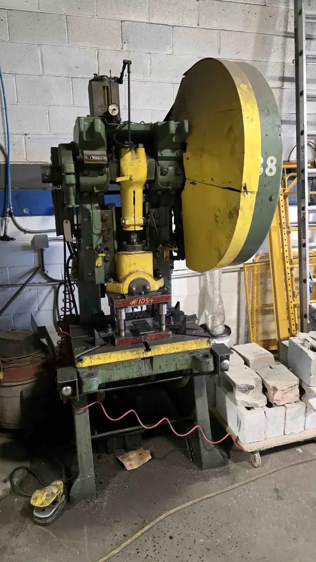 40 Ton Brown Boggs 15LW OBI Punch Press
