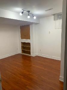 Markham - Middlefield and Steel. Basement rooms for Rent - Photo 9