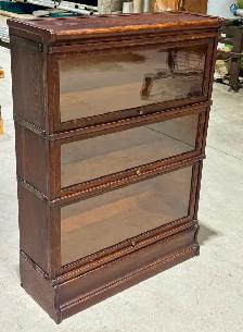 Antique Three Tier "Globe Wernicke" Barrister Bookcase (c. 1930) - Photo 2