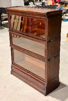 Antique Three Tier "Globe Wernicke" Barrister Bookcase (c. 1930) - Photo 3