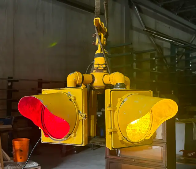 Vintage Metal Four-Way Intersection Traffic Signal Light ("GE")