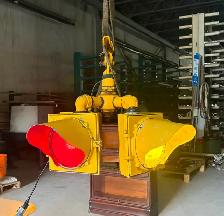 Vintage Metal Four-Way Intersection Traffic Signal Light ("GE") - Photo 10