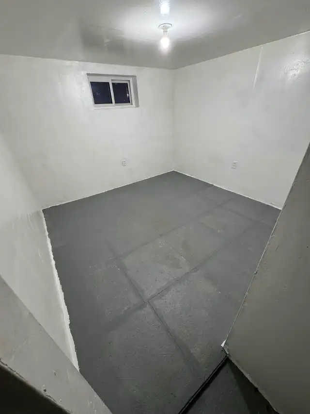 Private Room For Rent $650.00 Available Immediately.