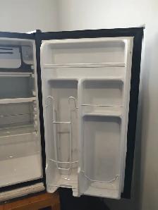 Small Bar fridge - Photo 3