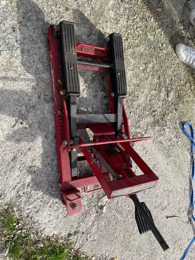Motorcycle jack
