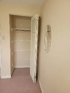 Room for rent in Woodstock - Photo 2