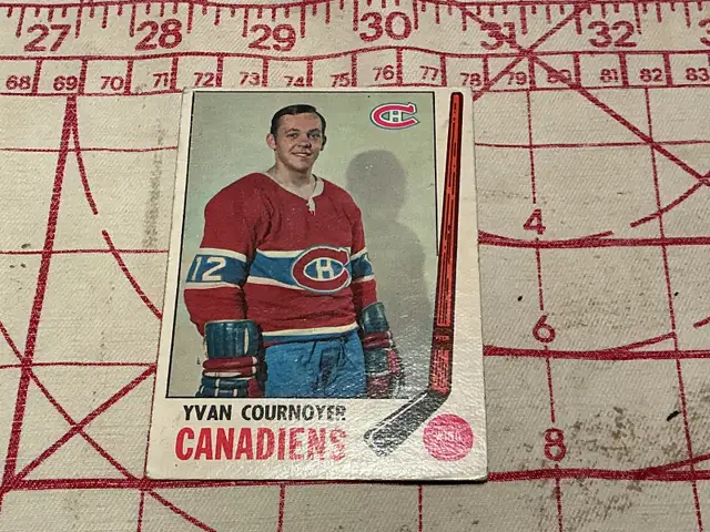 1969-70 O-PEE-CHEE YVON COURNOYER Hockey Trading Card #6 !
