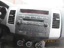 2011 Mitsubishi Outlander ES SAFTIED! - Photo 7