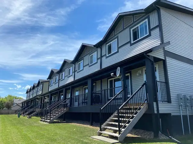 Town House In Whitecourt Alberta For Rent