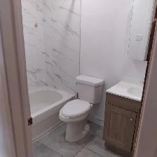 ST LEOANRD : Très grand 4 ½ Haut triplex – repeint et sabler - Photo 6