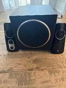 logitechlogitech z523 speakers with sub woofer  good condition
