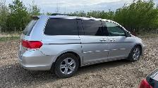 2010 Honda Odyssey fully loaded - Photo 2