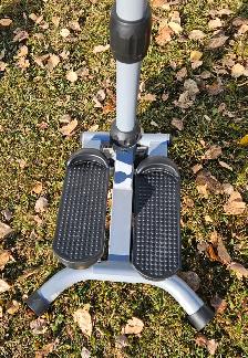 Stepper Machine - Photo 2