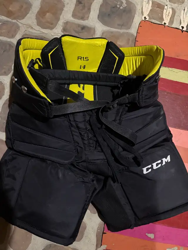 ccm jr large goalie pants