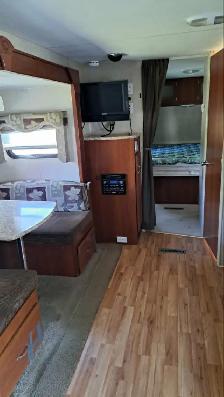 2011 Creekside 23 RKS four season Travel trailer - Photo 8