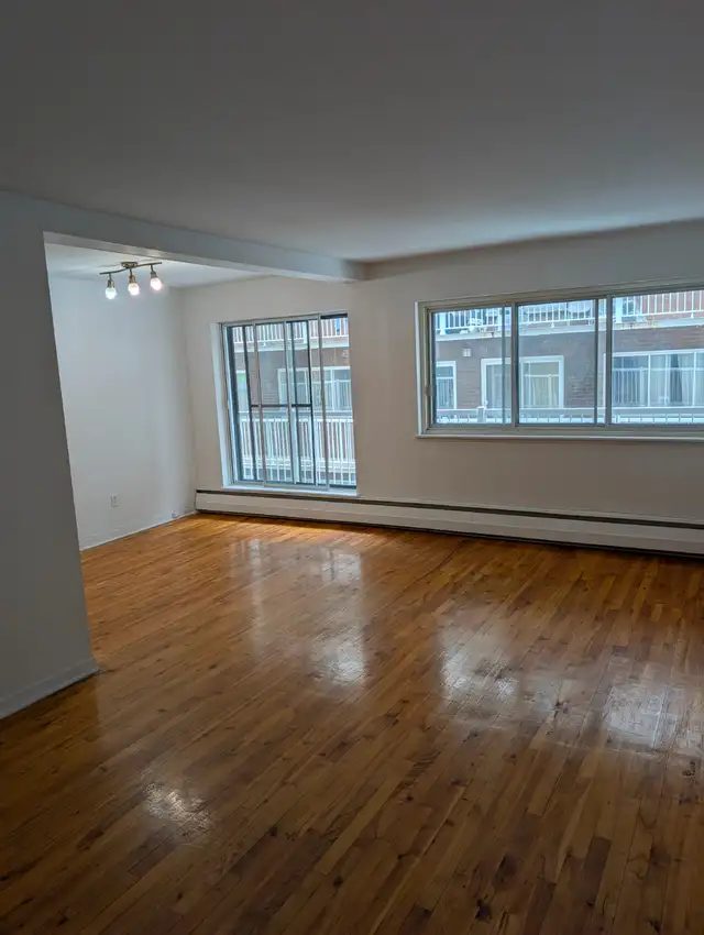 AHUNTSIC, Beau 3 1/2 chauffage inclus avec ascenseur