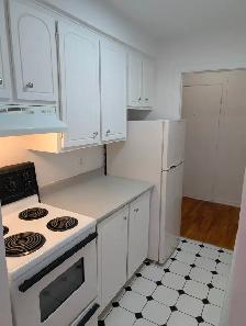 AHUNTSIC, Beau 3 1/2 chauffage inclus avec ascenseur - Photo 3