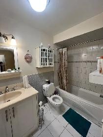 Room Close to Seneca for Females - Photo 3