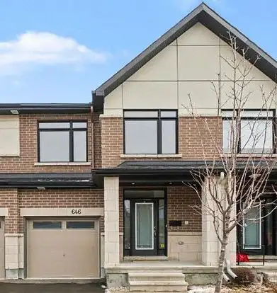 Modern 2022-Built Townhome for Rent in Findlay Creek
