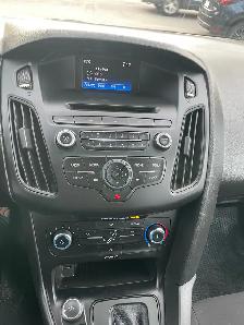 2015 Ford Focus SE - Photo 9