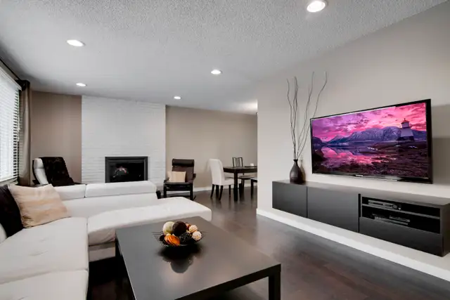 STUNNING FURNISHED 3 BEDROOM ZEN OASIS!