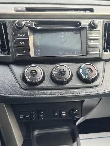 2018 TOYOTA RAV4 LE AWD FRESH SAFETY - Photo 9
