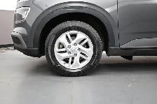 2025 Hyundai Venue Preferred Heated Seats/Wheel, LKA/Blindspot, - Photo 4