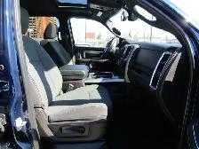 2022 Ram 1500 Classic Warlock 5.7L Hemi / 4x4 / 5'7' Box / Carpl - Photo 32