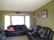 Falconridge whole single house 3 bedroom den $ 2150/m  ut - Photo 3