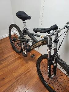 GREEN HOOLIGAN SUPERCYCLE 21 SPEED DUAL SUSPENSION MOUNTAIN BIKE - Photo 5