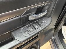 2016 Ram 1500 Crew Cab 4x4 Sport 5.7L - Clean Title - Photo 16