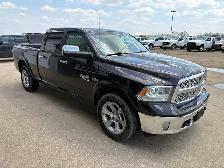 2017 Ram 1500 Crew Cab 4x4 Laramie 5.7L - Rebuilt Title - Photo 3