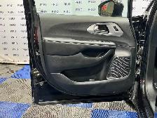2026 Chrysler Pacifica - Photo 9