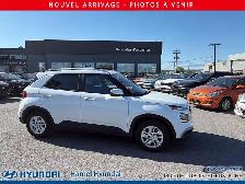 2022 Hyundai Venue Preferred IVT - Photo 2