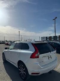 2015 Volvo XC60 T6 Platinum AWD : No Reported Accident - Photo 4