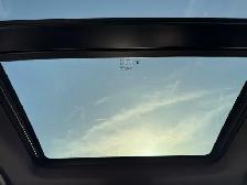 2015 Volvo XC60 T6 Platinum AWD : No Reported Accident - Photo 11