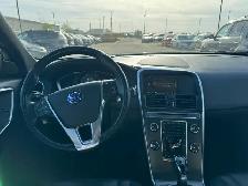 2015 Volvo XC60 T6 Platinum AWD : No Reported Accident - Photo 12