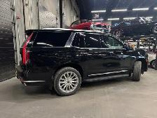 2023 Cadillac Escalade Premium Luxury | 3.0L Diesel | Front End - Photo 2