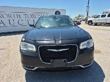 2015 Chrysler 300 - Photo 2